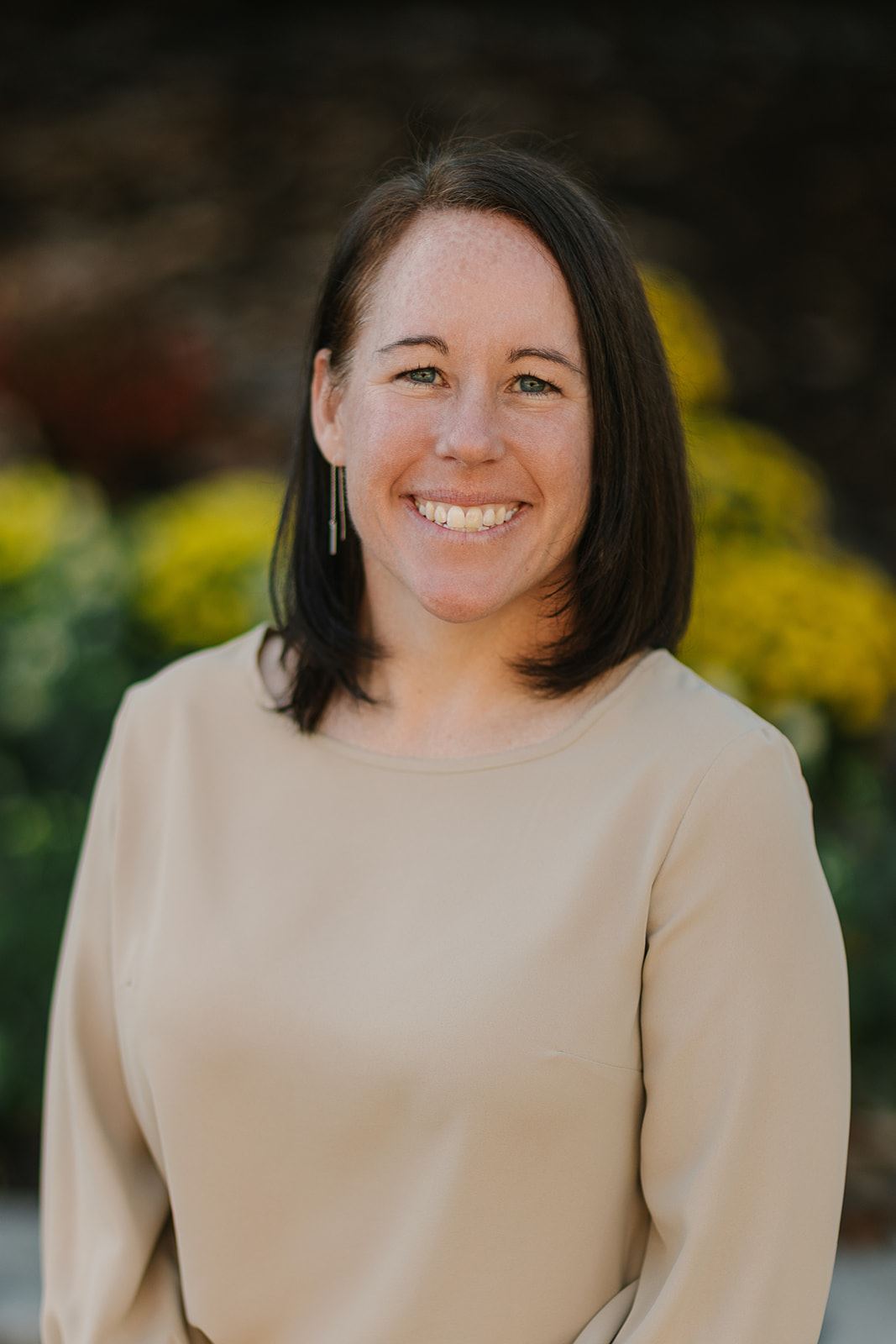 Jennifer Hamilton Headshot