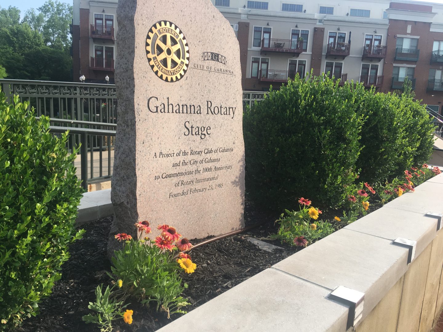 Rotary-Stage-Pollinator-Planting
